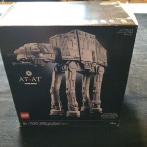 LEGO Star Wars AT-AT Ultimate Collector Series